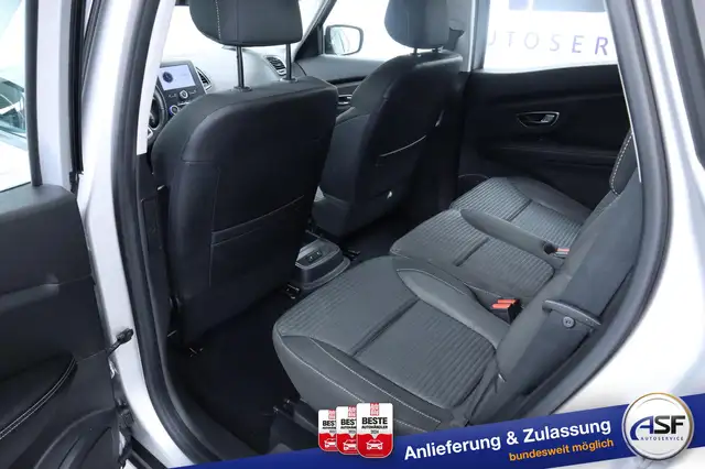 Renault Scenic view 16