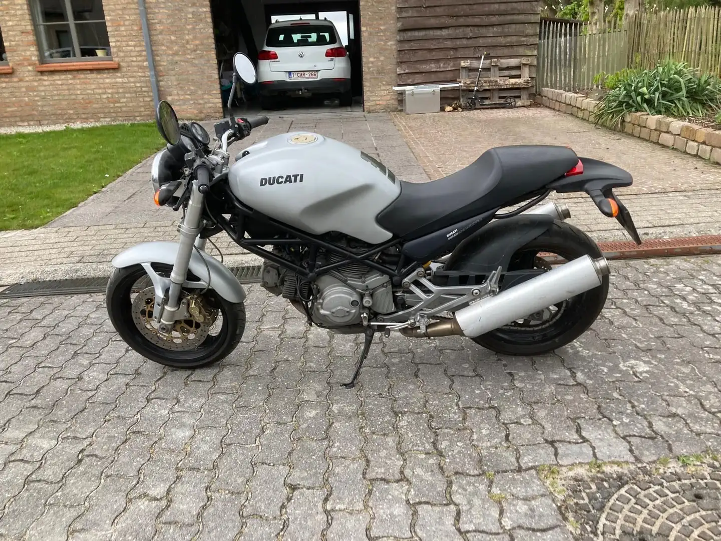 Ducati Monster 620 Dark Versie (zwart kader) Gris - 2
