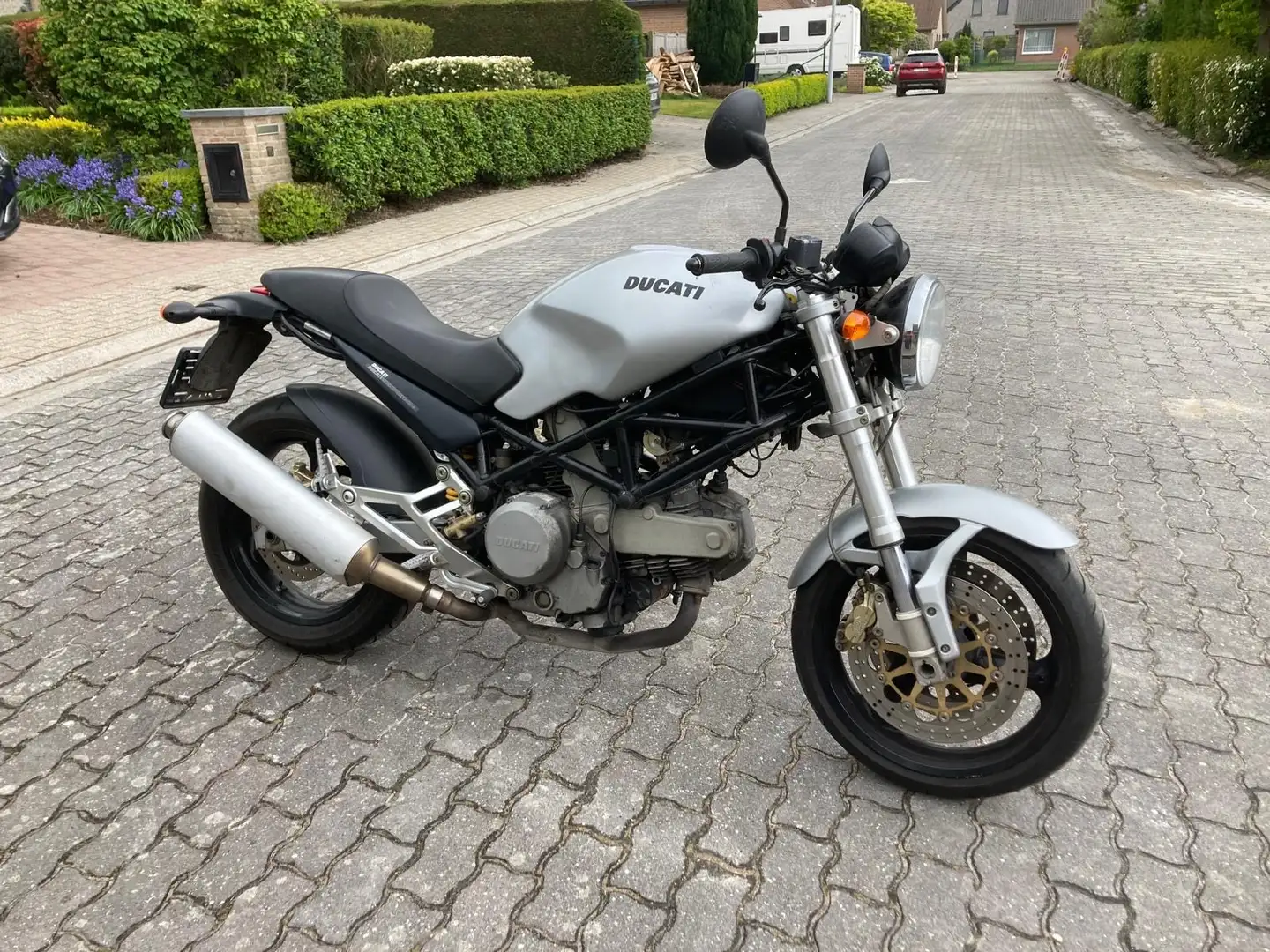 Ducati Monster 620 Dark Versie (zwart kader) Gris - 1