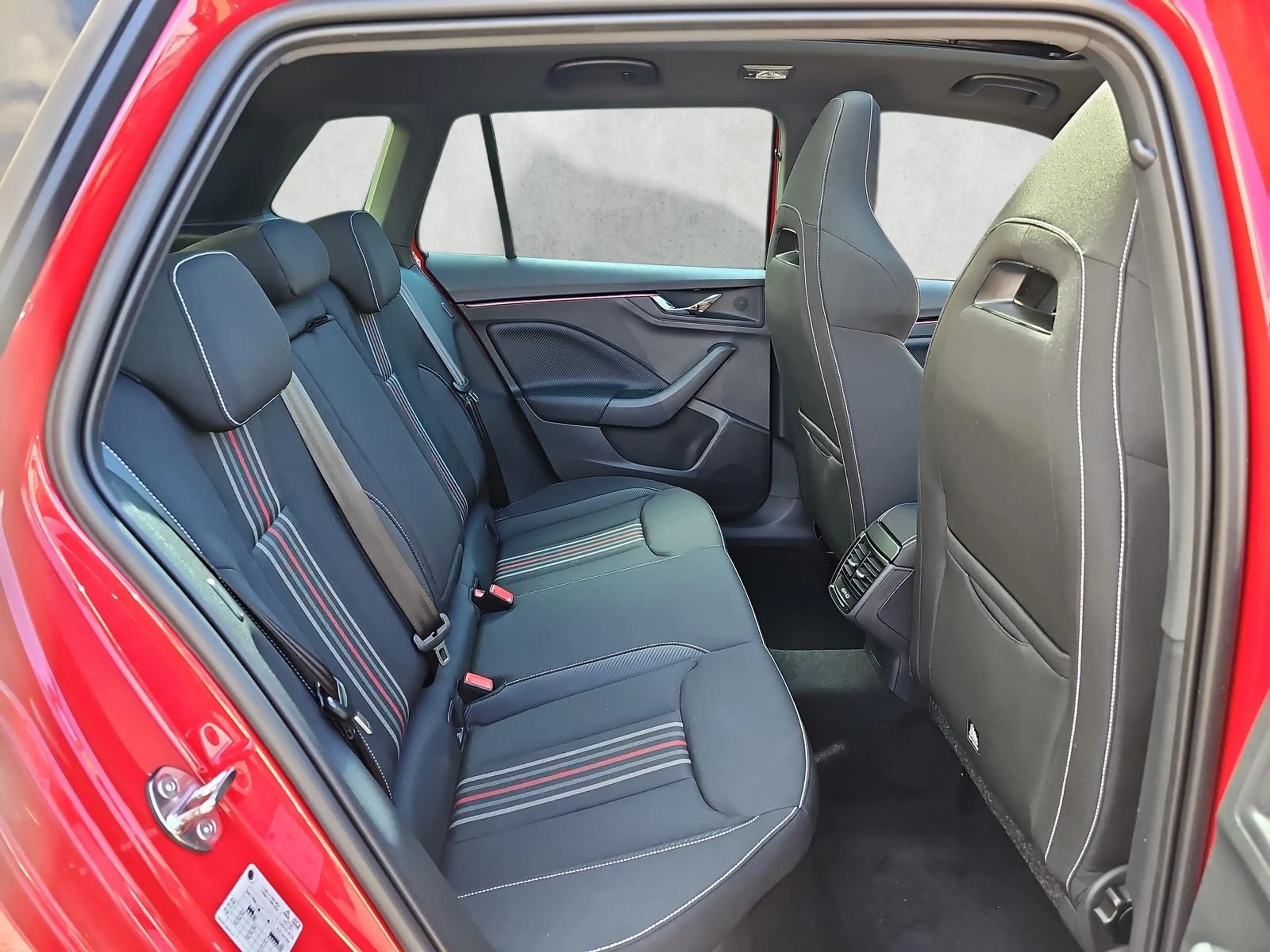 Skoda Kamiq Monte Carlo 1.5 TSI DSG Matrix Navi AHK 110 kW ... — photo 13