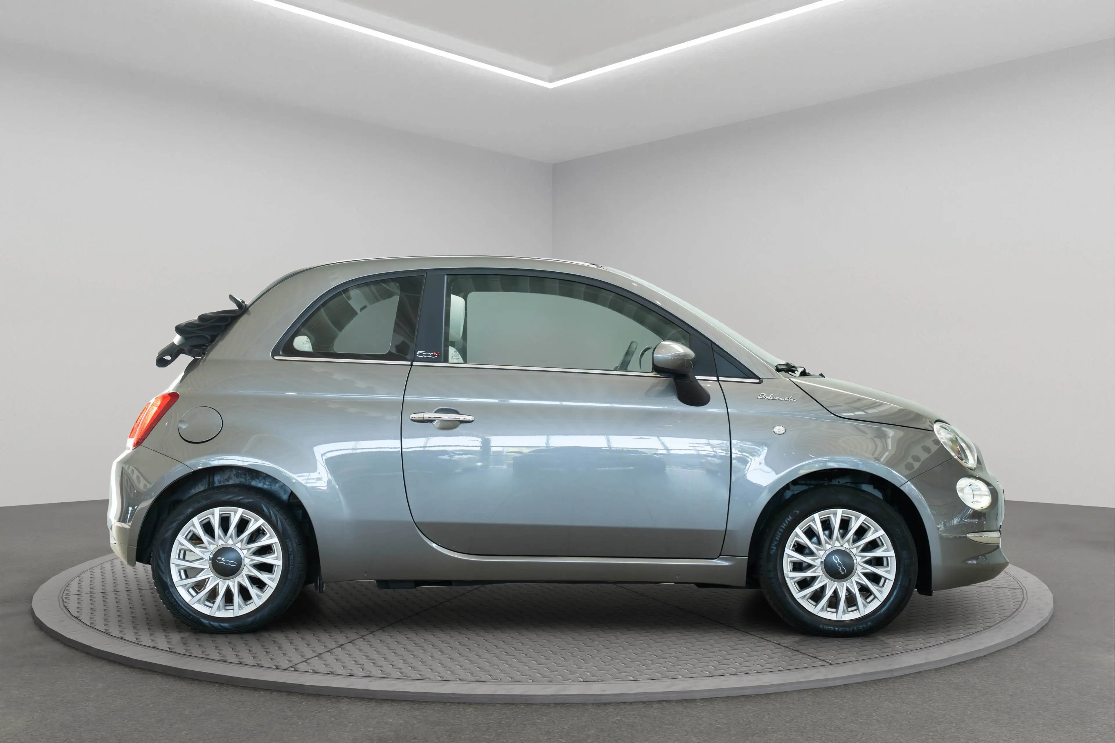 Fiat 500C 1.0 Hybrid Dolcevita | Parkeersensoren | Airco | C — photo 5