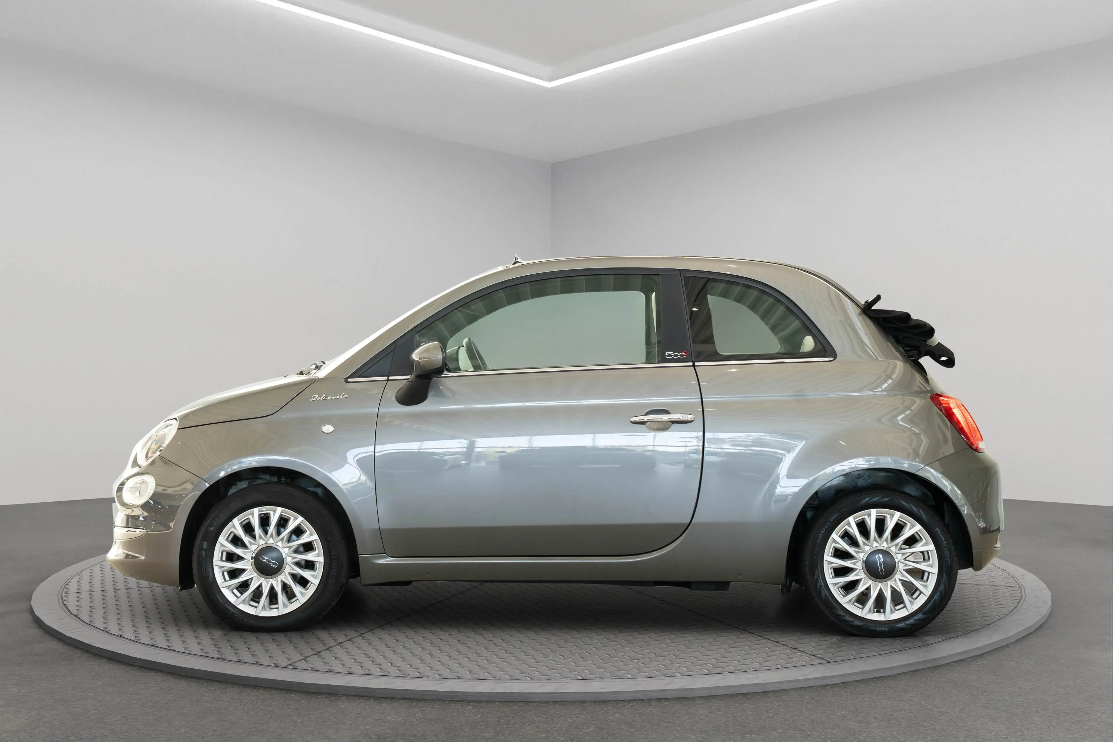 Fiat 500C 1.0 Hybrid Dolcevita | Parkeersensoren | Airco | C — photo 4