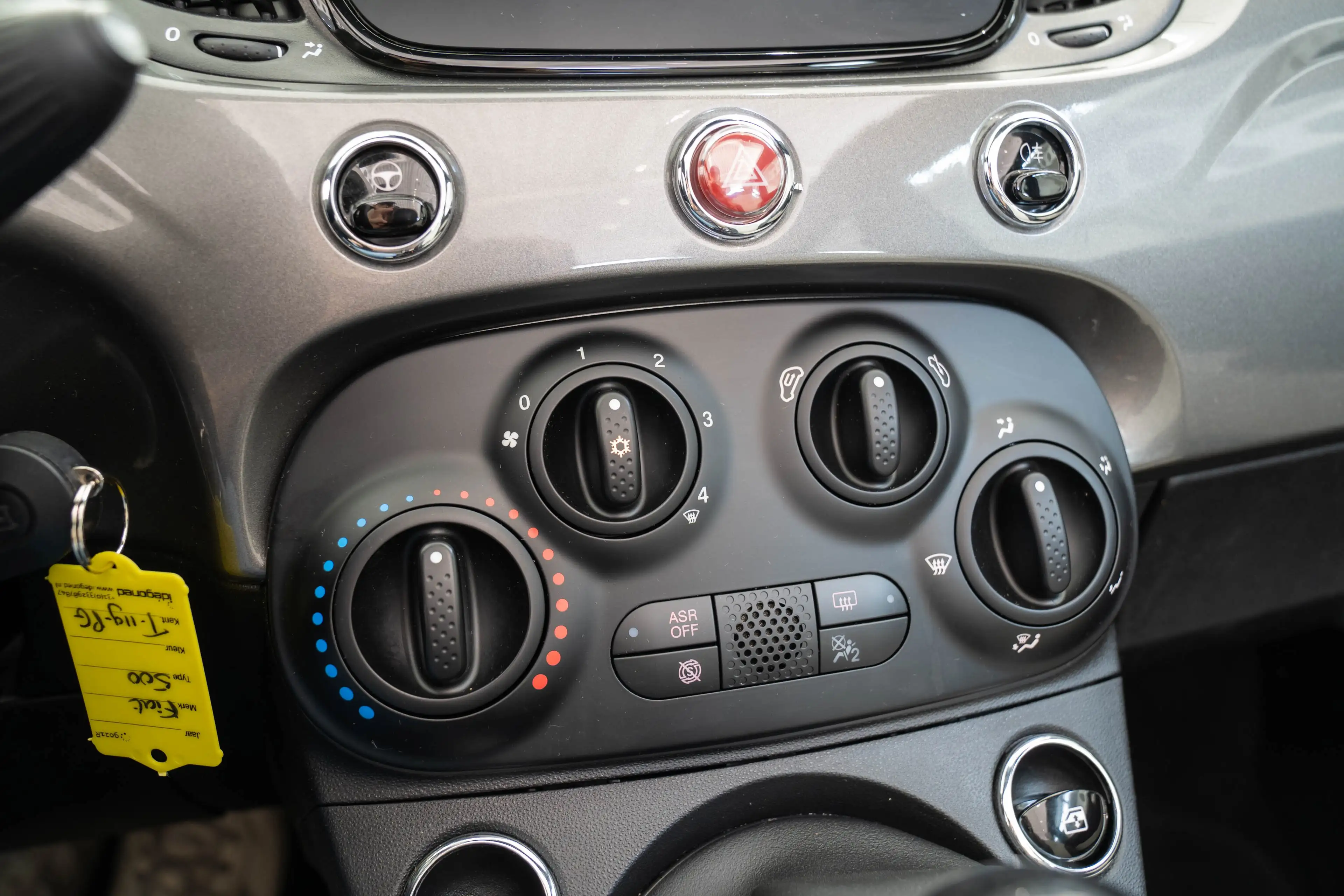 Fiat 500C 1.0 Hybrid Dolcevita | Parkeersensoren | Airco | C — photo 22