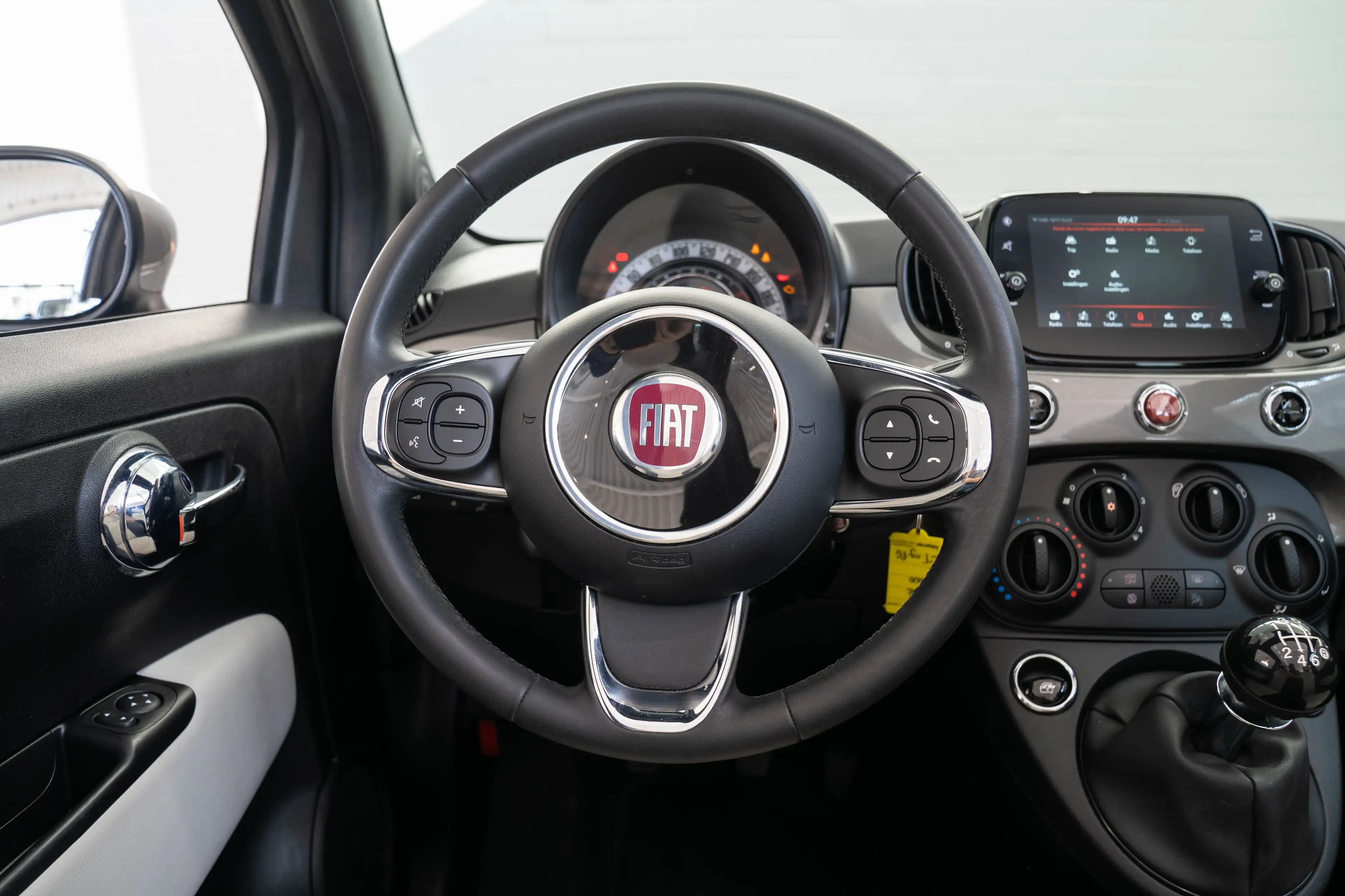 Fiat 500C 1.0 Hybrid Dolcevita | Parkeersensoren | Airco | C — photo 29