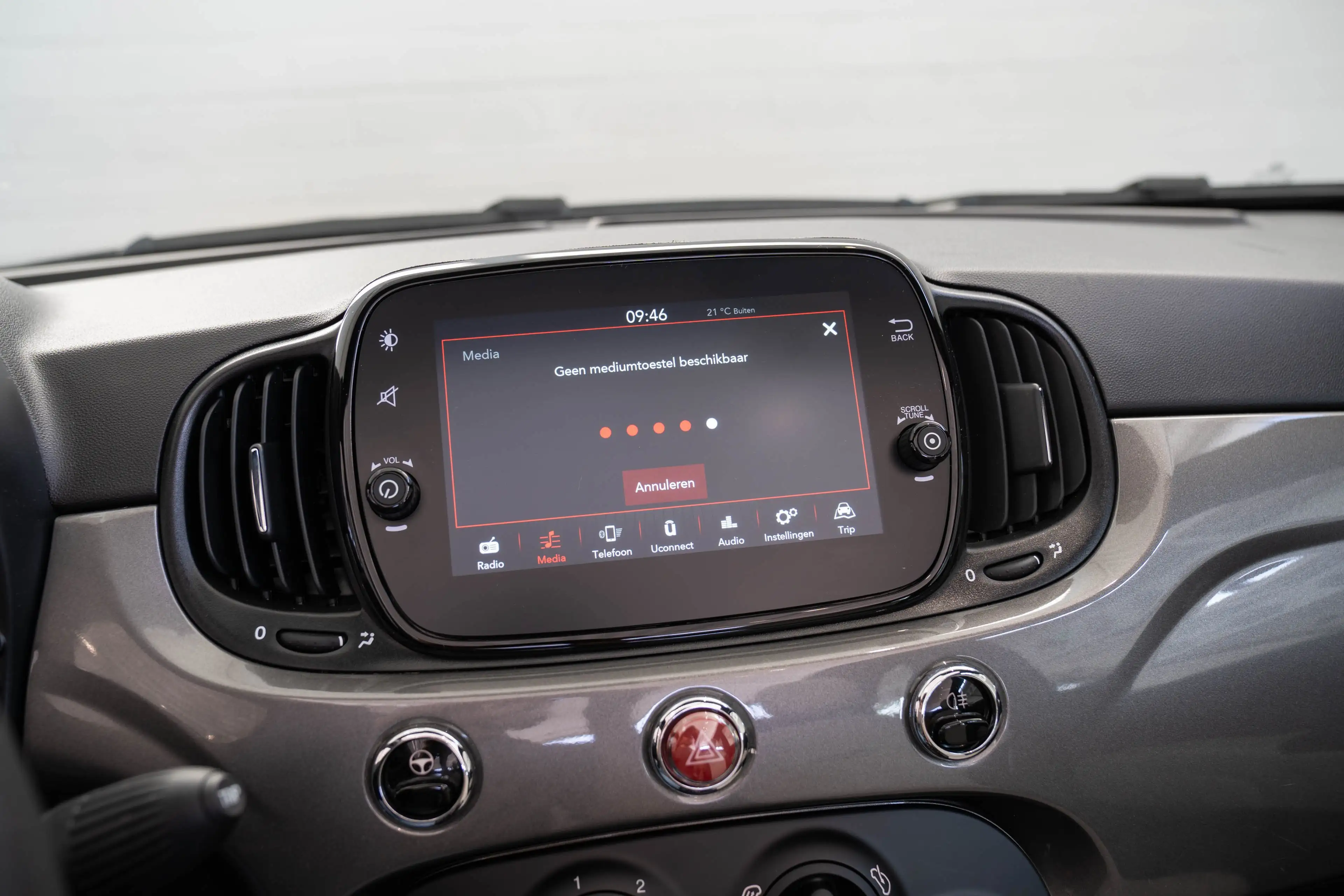 Fiat 500C 1.0 Hybrid Dolcevita | Parkeersensoren | Airco | C — photo 24