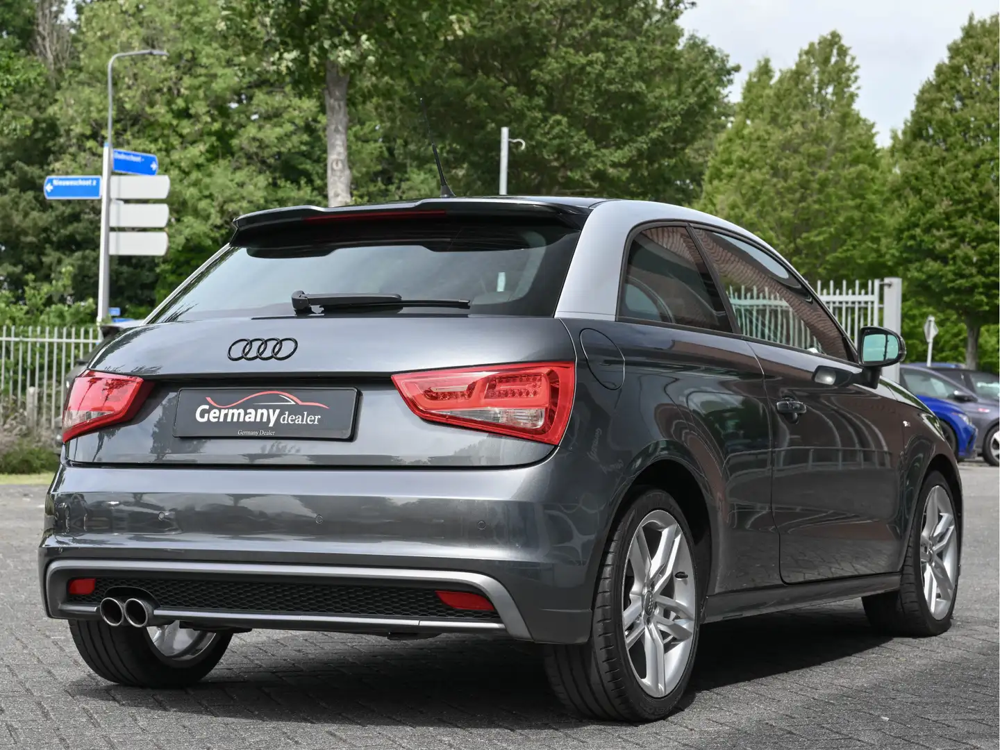Audi A1 1.4TFSI 123pk S-Line Zetels Xenon-Led Navi Sportpa Grijs - 2