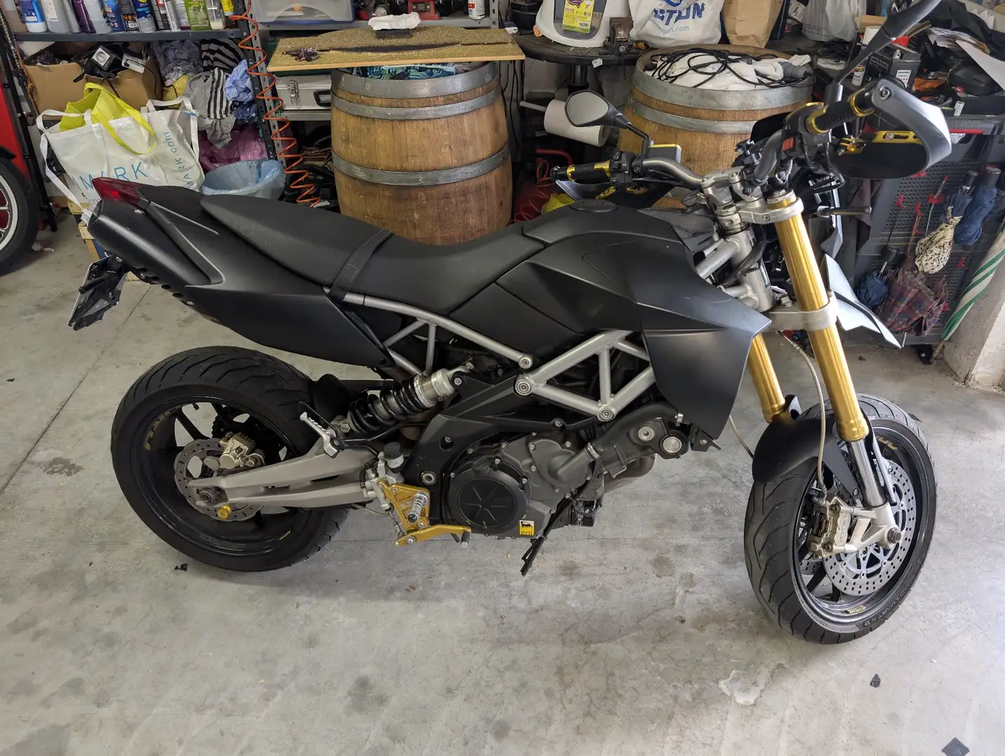 Aprilia Dorsoduro Nero - 2