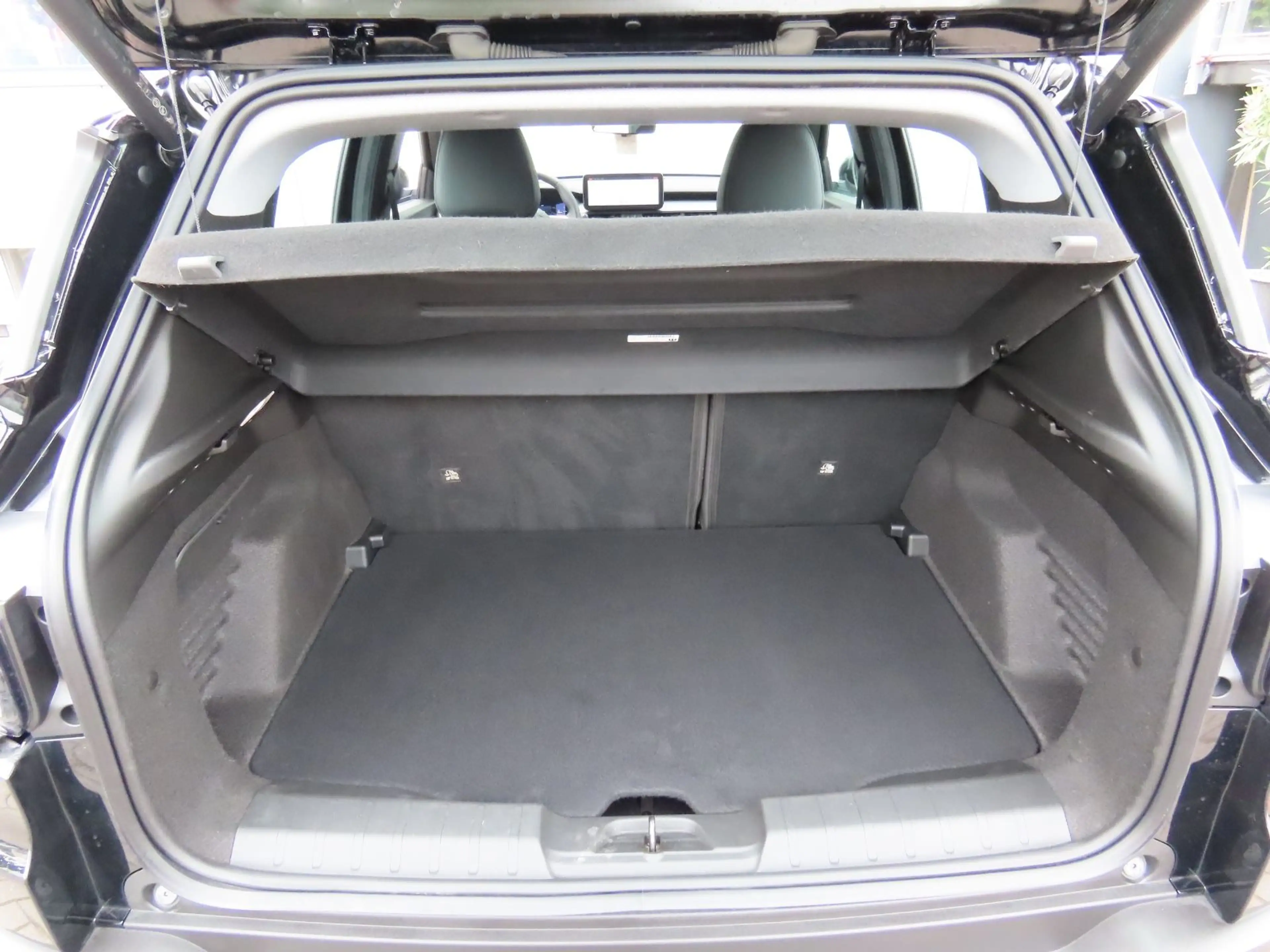 Jeep Avenger 1.2 GSE T3 GDI Klimaauto. Kamera Carplay — photo 9