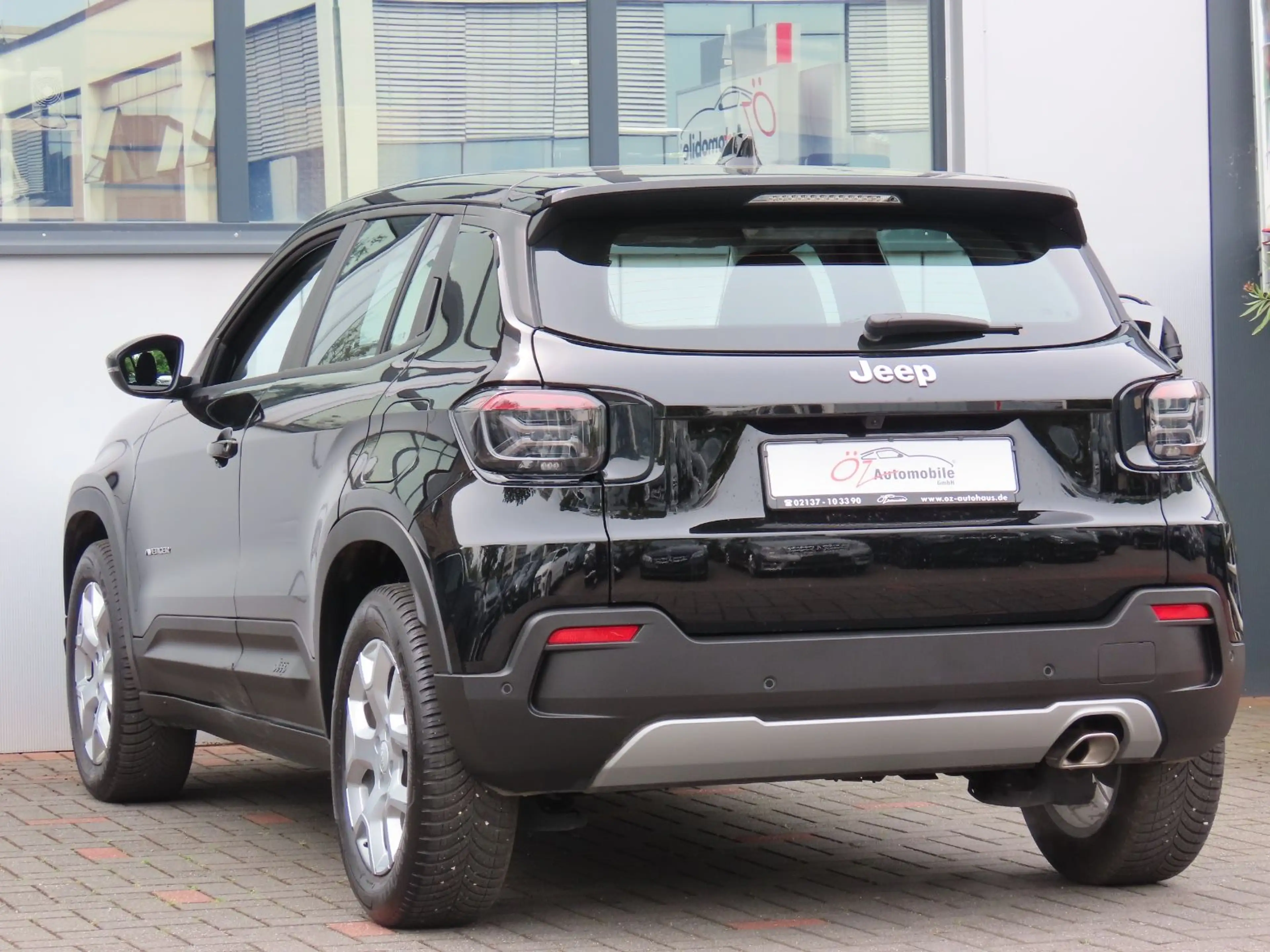 Jeep Avenger 1.2 GSE T3 GDI Klimaauto. Kamera Carplay — photo 11