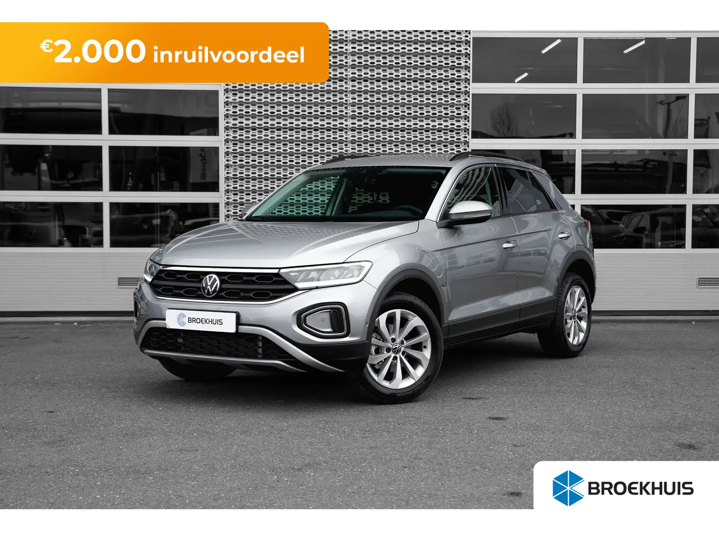 Volkswagen T-Roc Life Edition Inclusief €2000,- inruilvoordeel | 'A Grijs - 1