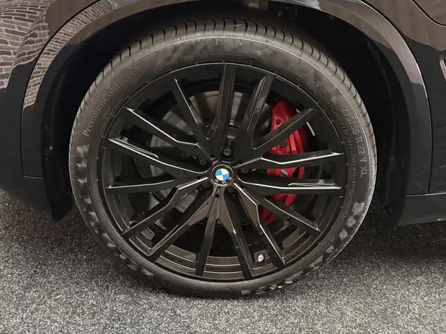 BMW X5 view 8