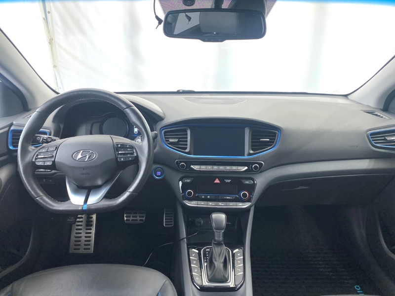 Hyundai IONIQ Premium Plug-In Hybrid — photo 10