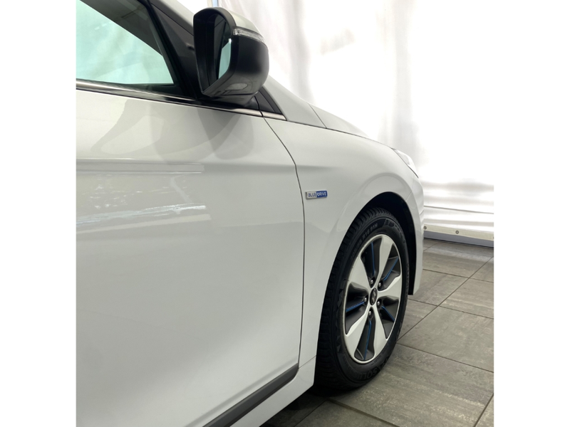 Hyundai IONIQ Premium Plug-In Hybrid — photo 12