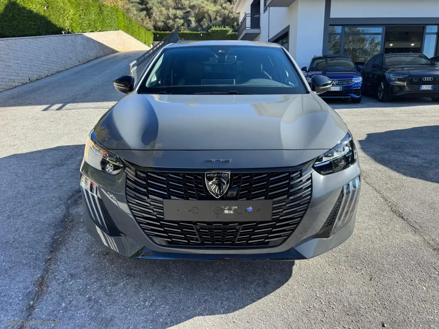 Peugeot 208 PureTech 100 S&S 5p. GT Gris - 2