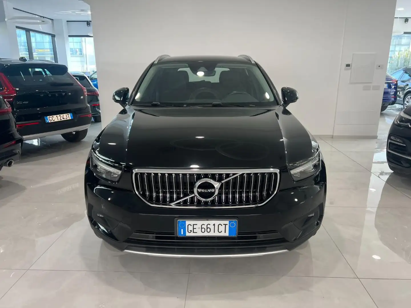 Volvo XC40 T5 Recharge Plug-in Hybrid Inscription Nero - 2