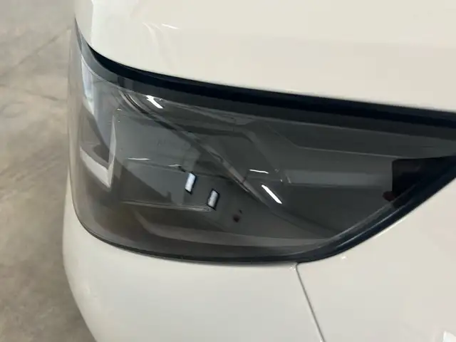 BMW X3 view 10