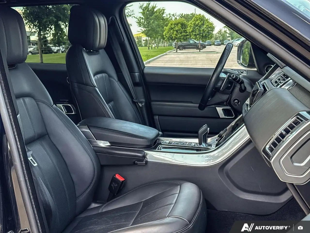 Land Rover Range Rover Sport photo Land Rover Range Rover Sport