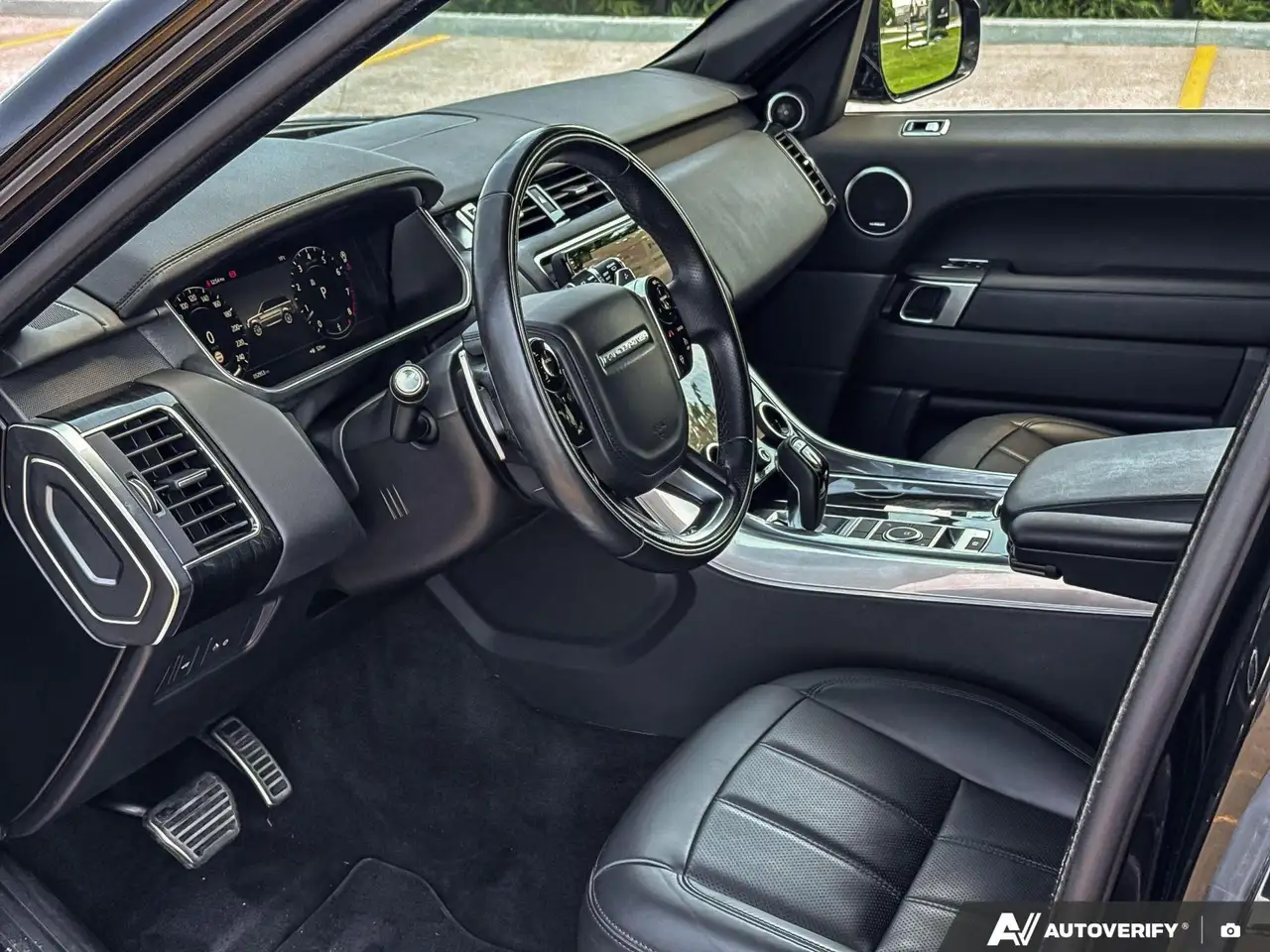 Land Rover Range Rover Sport photo Land Rover Range Rover Sport