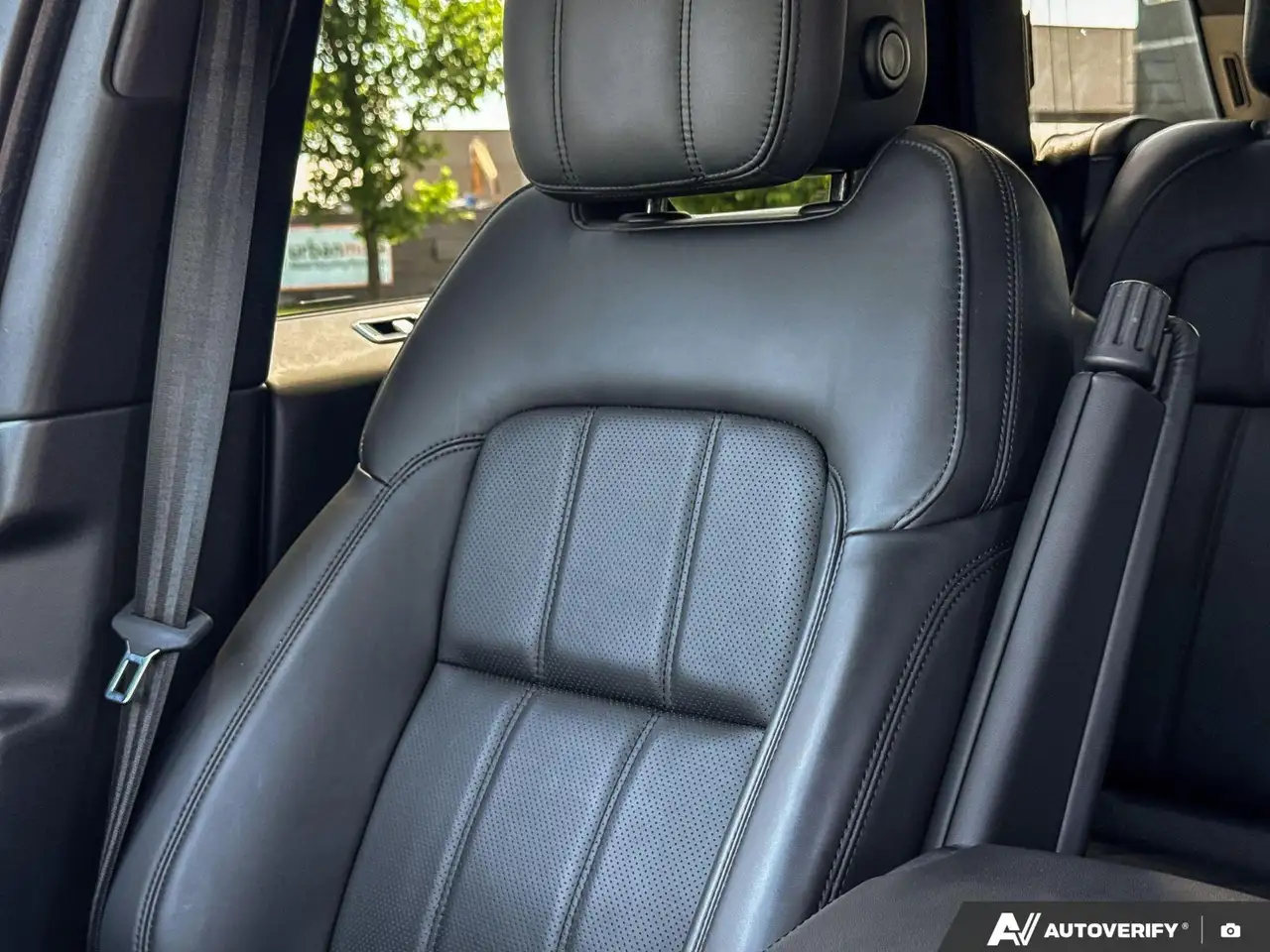 Land Rover Range Rover Sport photo Land Rover Range Rover Sport