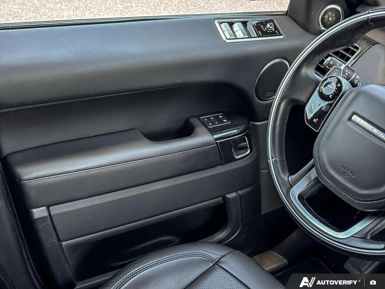 Land Rover Range Rover Sport photo Land Rover Range Rover Sport