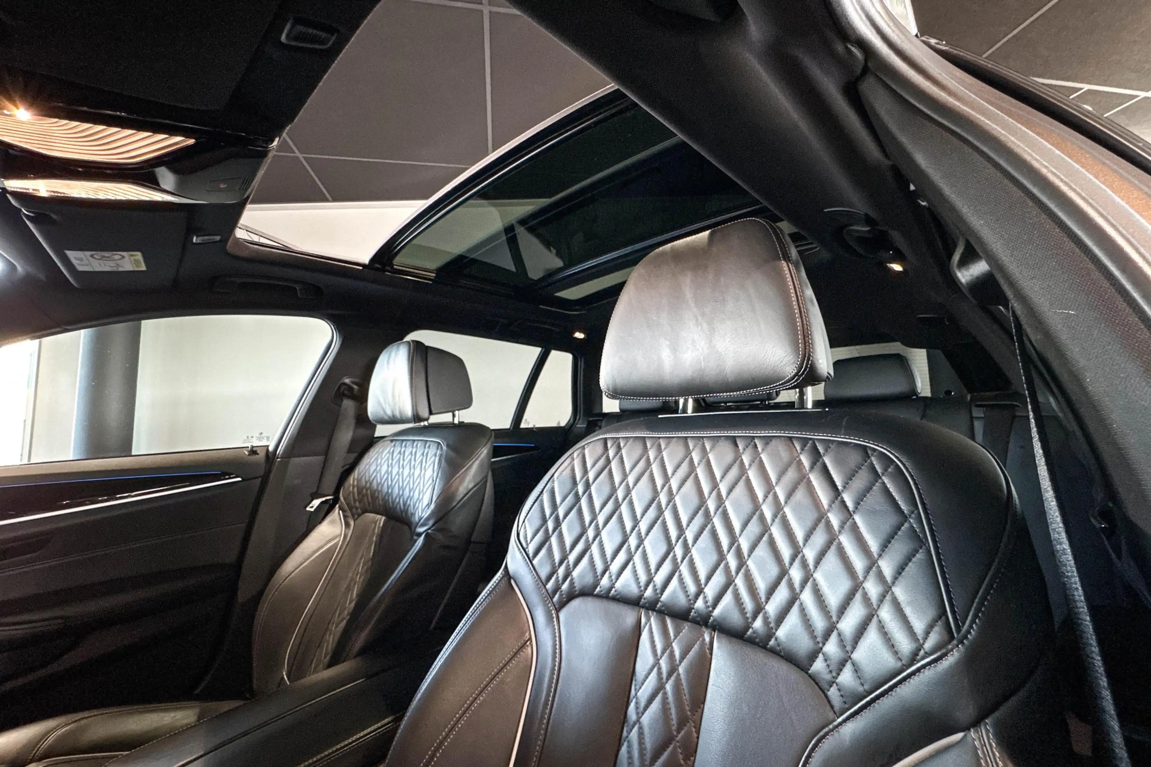 BMW 530 5 Serie Touring 530e | M Sport | Glazen Panoramada — photo 11