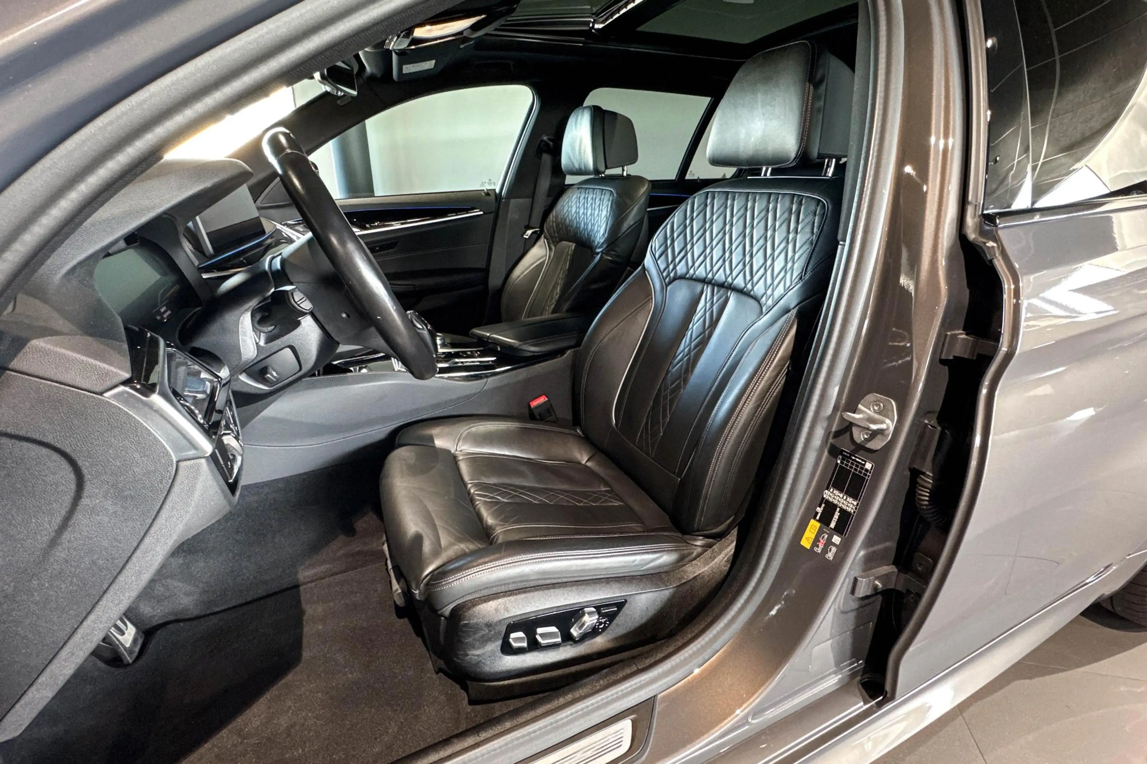 BMW 530 5 Serie Touring 530e | M Sport | Glazen Panoramada — photo 10