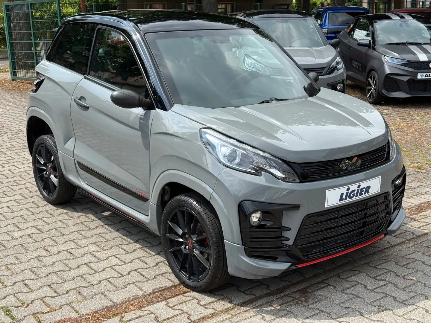 Ligier JS 60 DCI Ultimate Sport Servo L6e Mopedauto Сірий - 1
