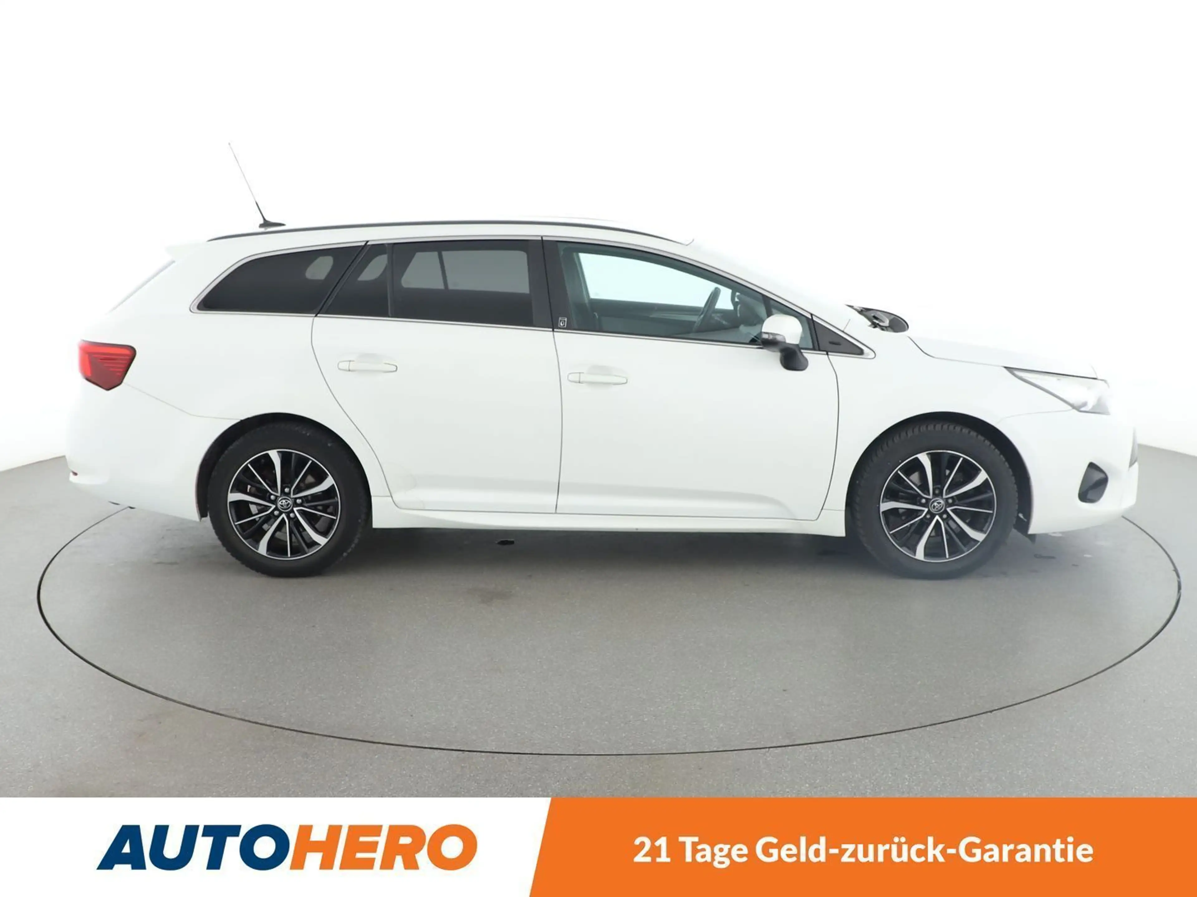 Toyota Avensis 1.8 Team D — photo 7