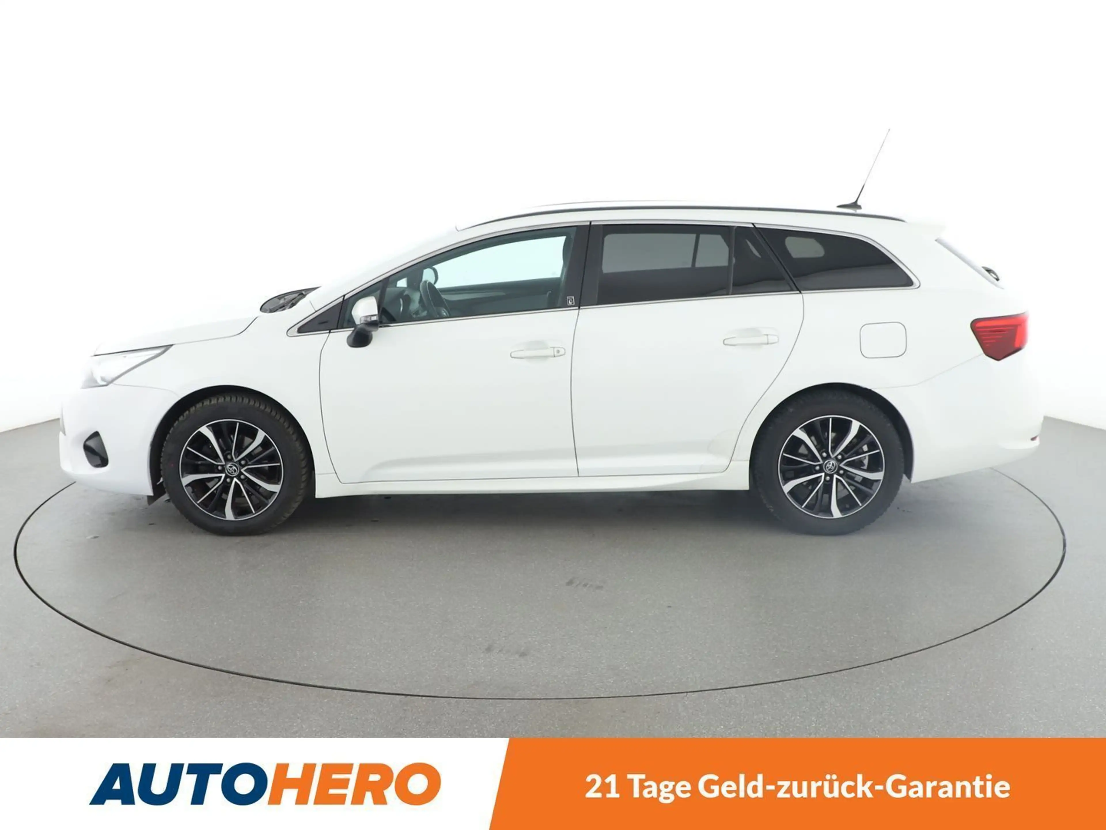Toyota Avensis 1.8 Team D — photo 3