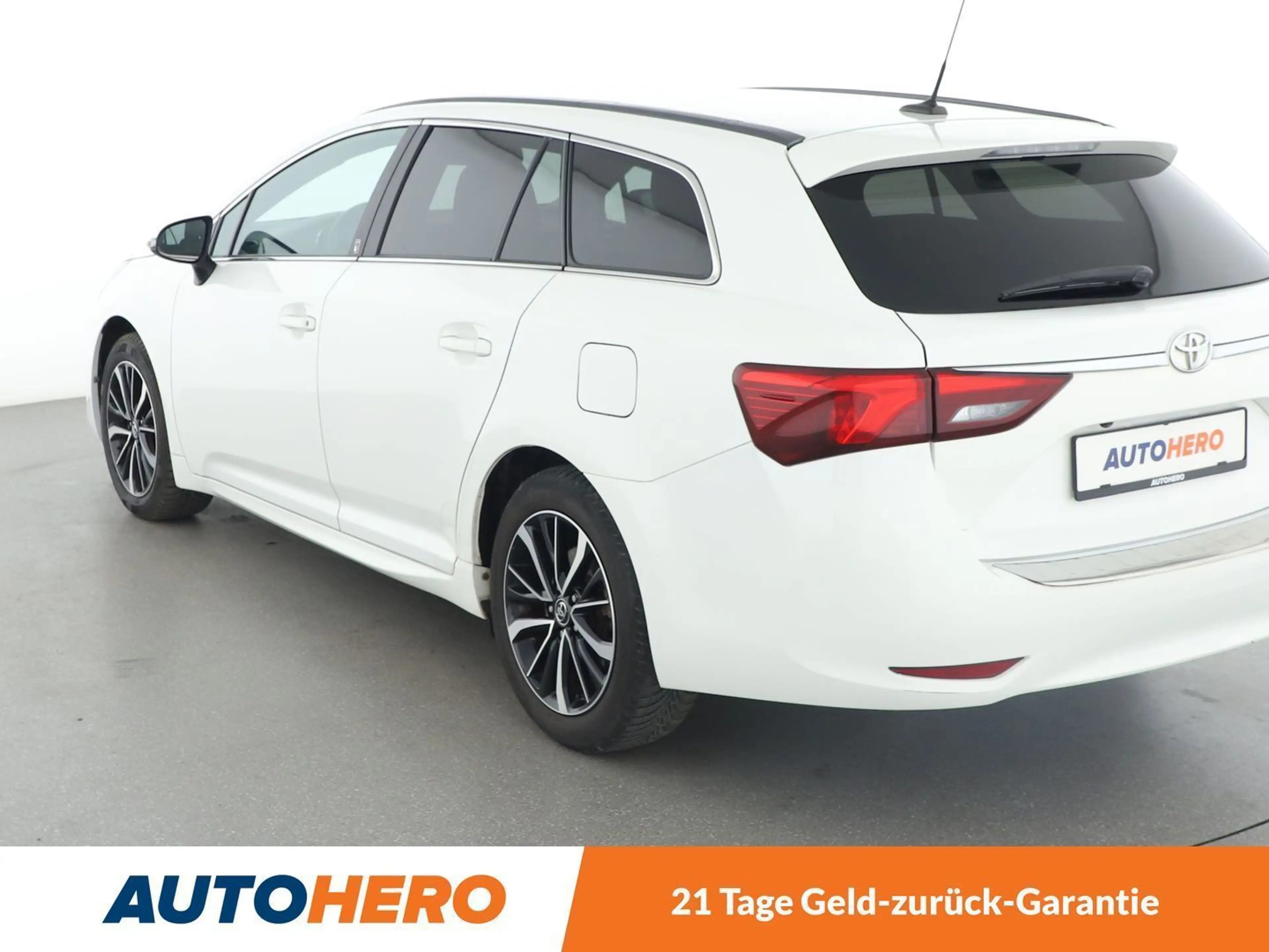 Toyota Avensis 1.8 Team D — photo 4