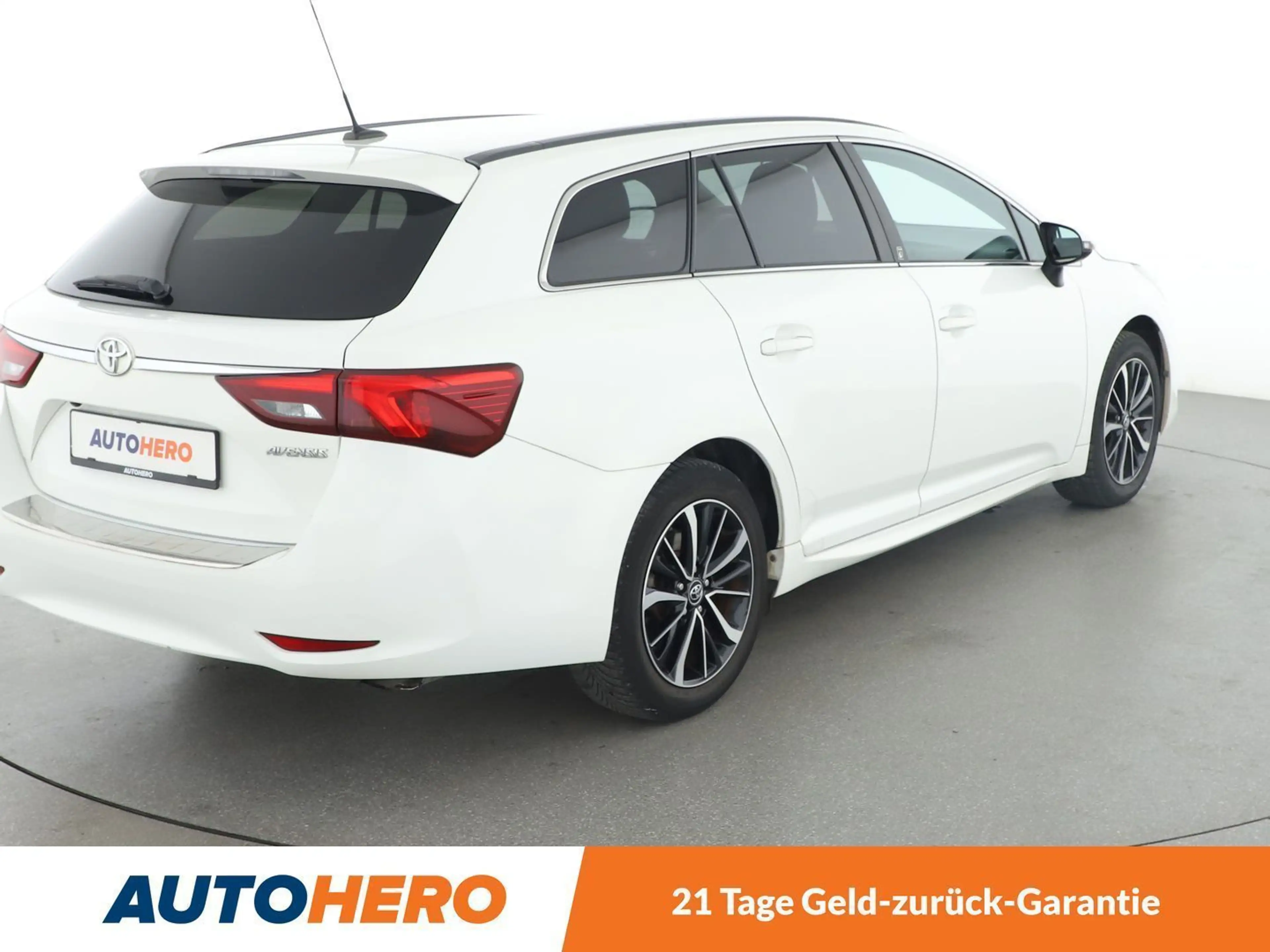 Toyota Avensis 1.8 Team D — photo 6