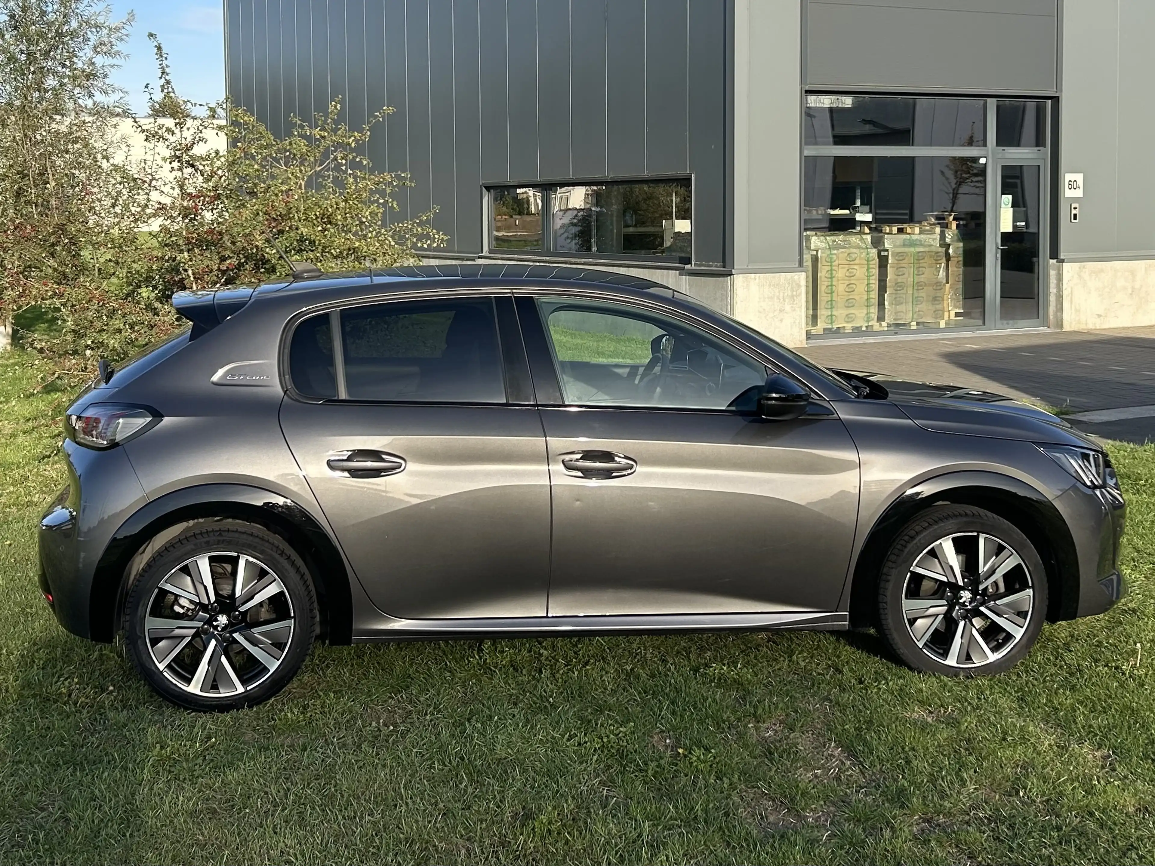 Peugeot 208 GT-LINE 1.2i 101PK — photo 3