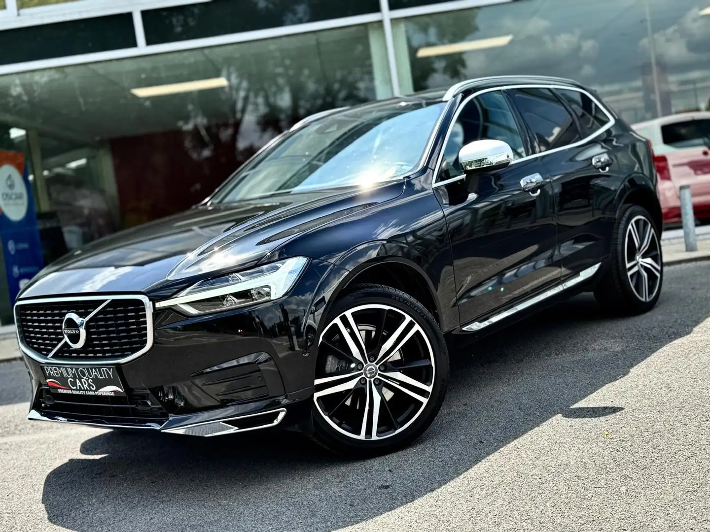 Volvo XC60 2.0 T4 GEARTRONIC / MEMORY SEATS / DIGITAL COCKPIT Negro - 1