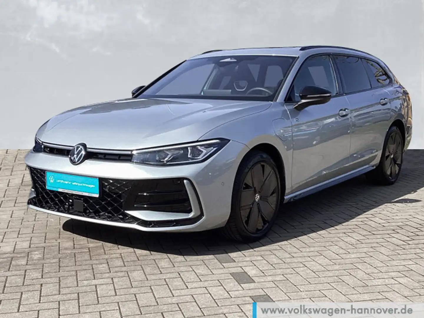 Volkswagen Passat Variant 1.5 TSI DSG eHybrid R-Line BlackS Silber - 2