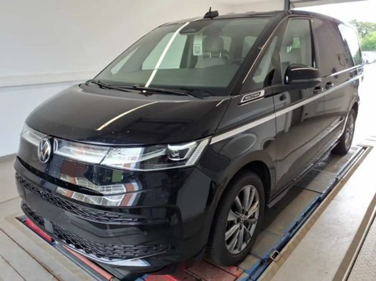 Volkswagen T7 Multivan eHybrid 4M STYLE LANG NAVI KLIMA SHZ — photo 1 of 5