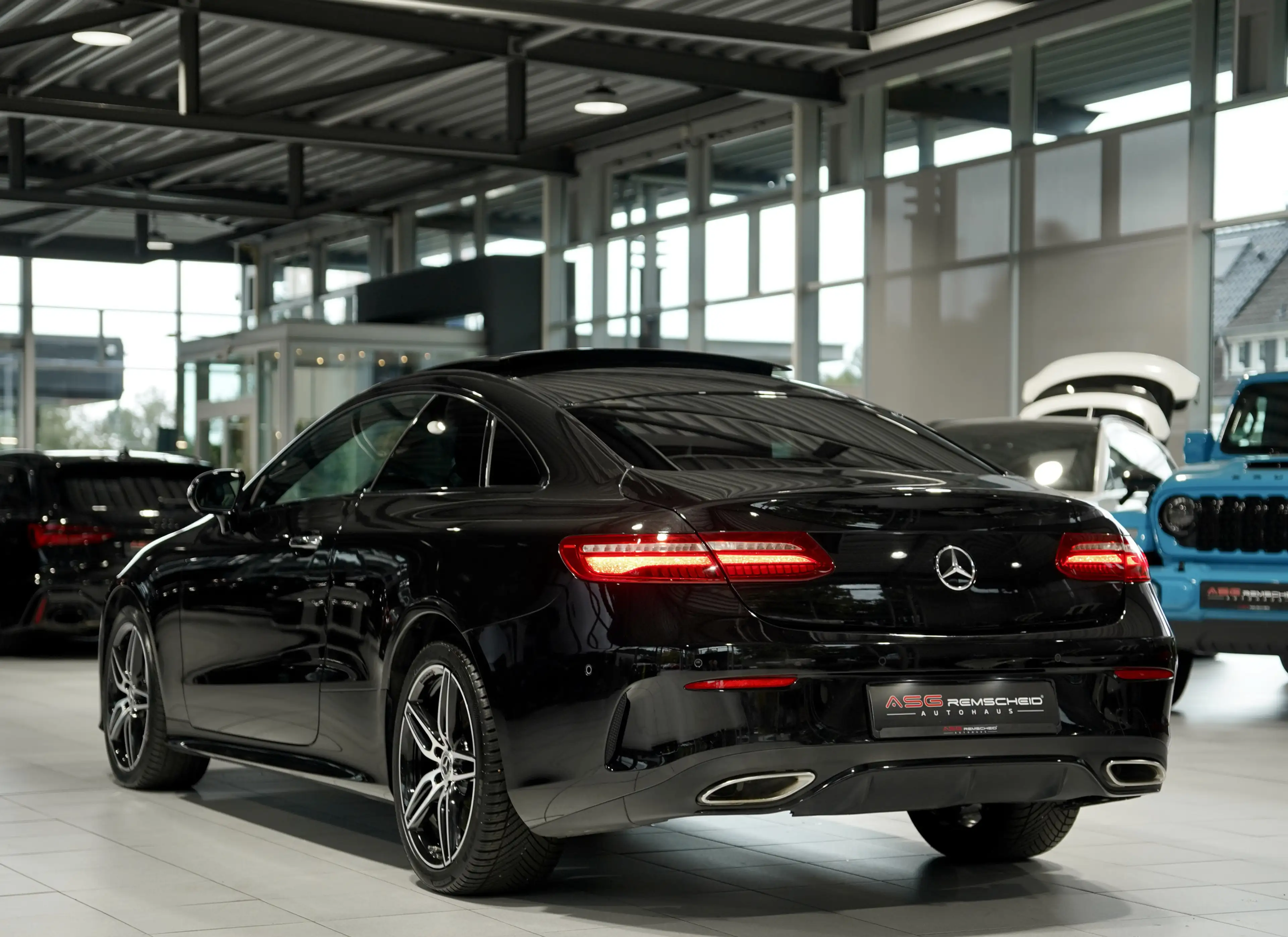 Mercedes-Benz E 450 4M Coupé AMG Line *2.H *19 *Pano*HUD*360° — photo 10