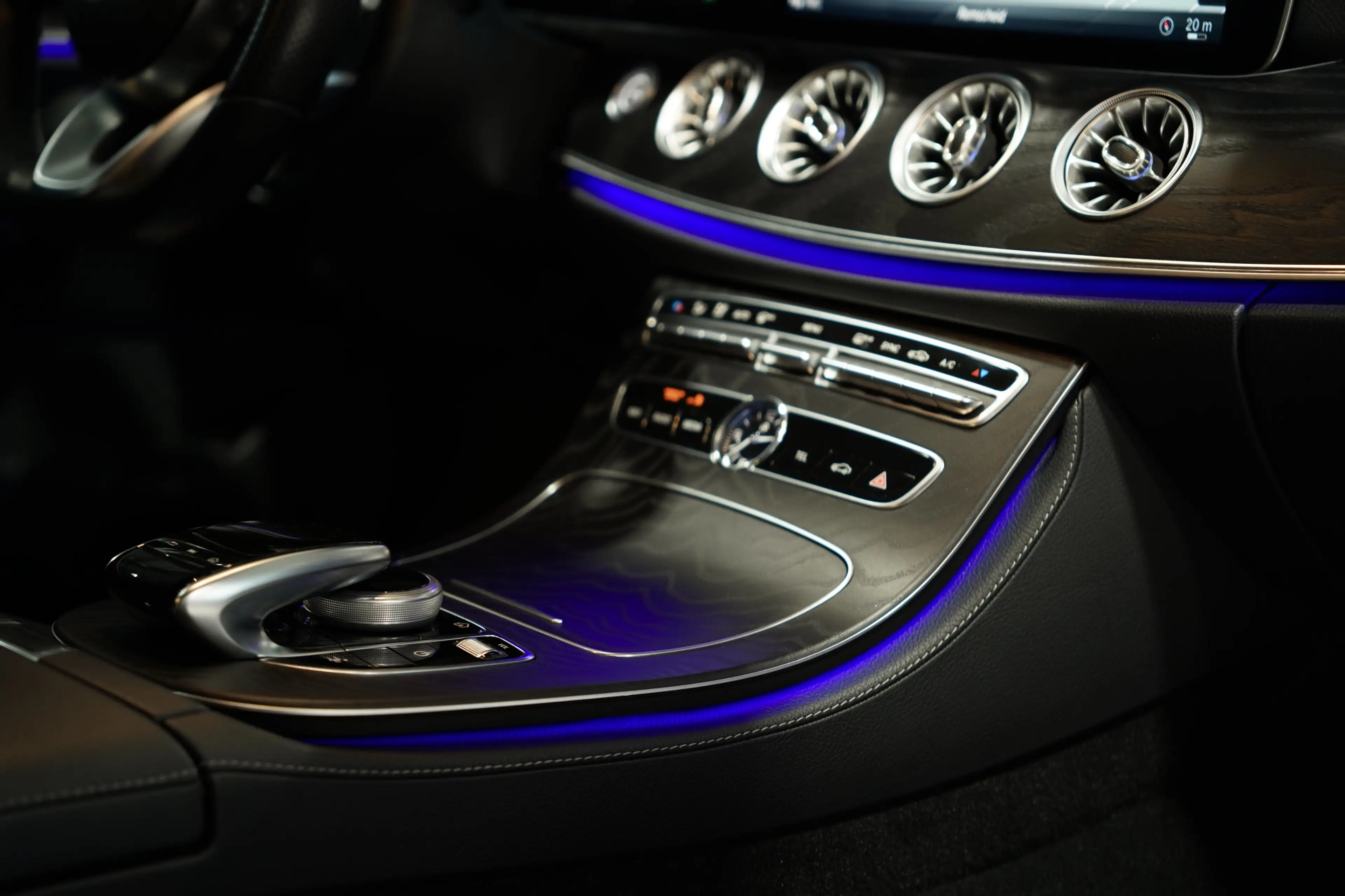Mercedes-Benz E 450 4M Coupé AMG Line *2.H *19 *Pano*HUD*360° — photo 15