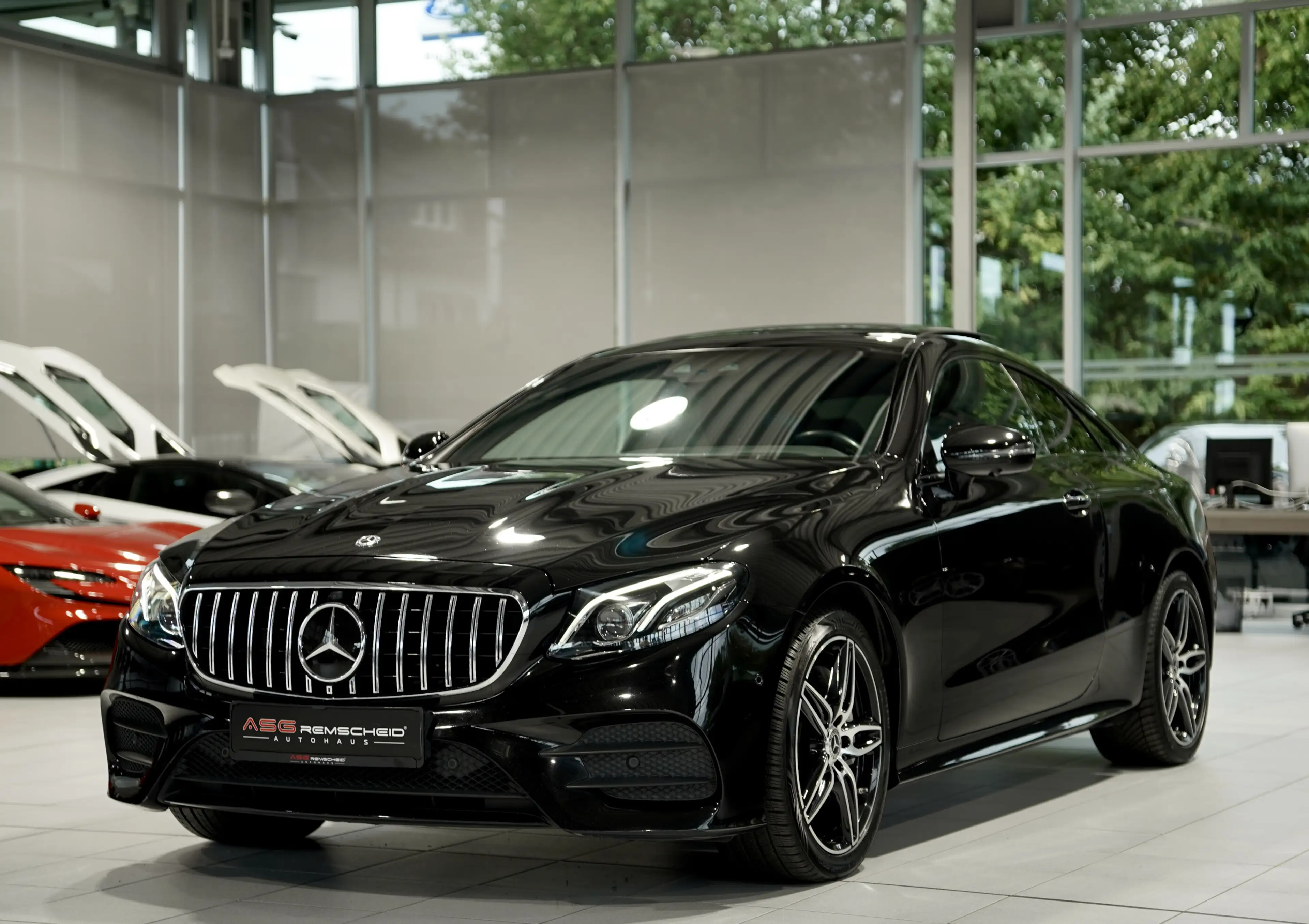 Mercedes-Benz E 450 4M Coupé AMG Line *2.H *19 *Pano*HUD*360° — photo 4