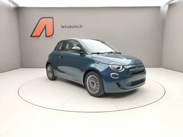 Fiat 500 view 3