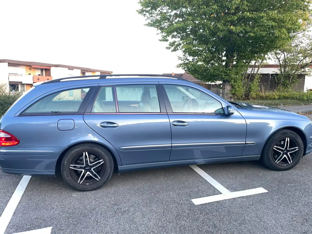 Mercedes-Benz E 220
