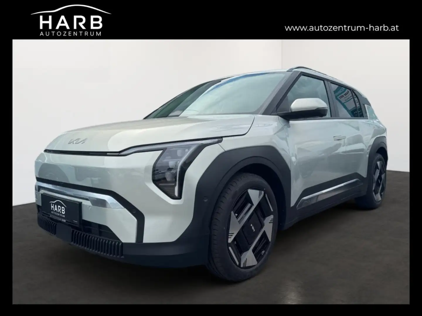 Kia EV3 /EARTH PLUS/81,4KWH/AT/AWD/235/MY27 Silber - 1