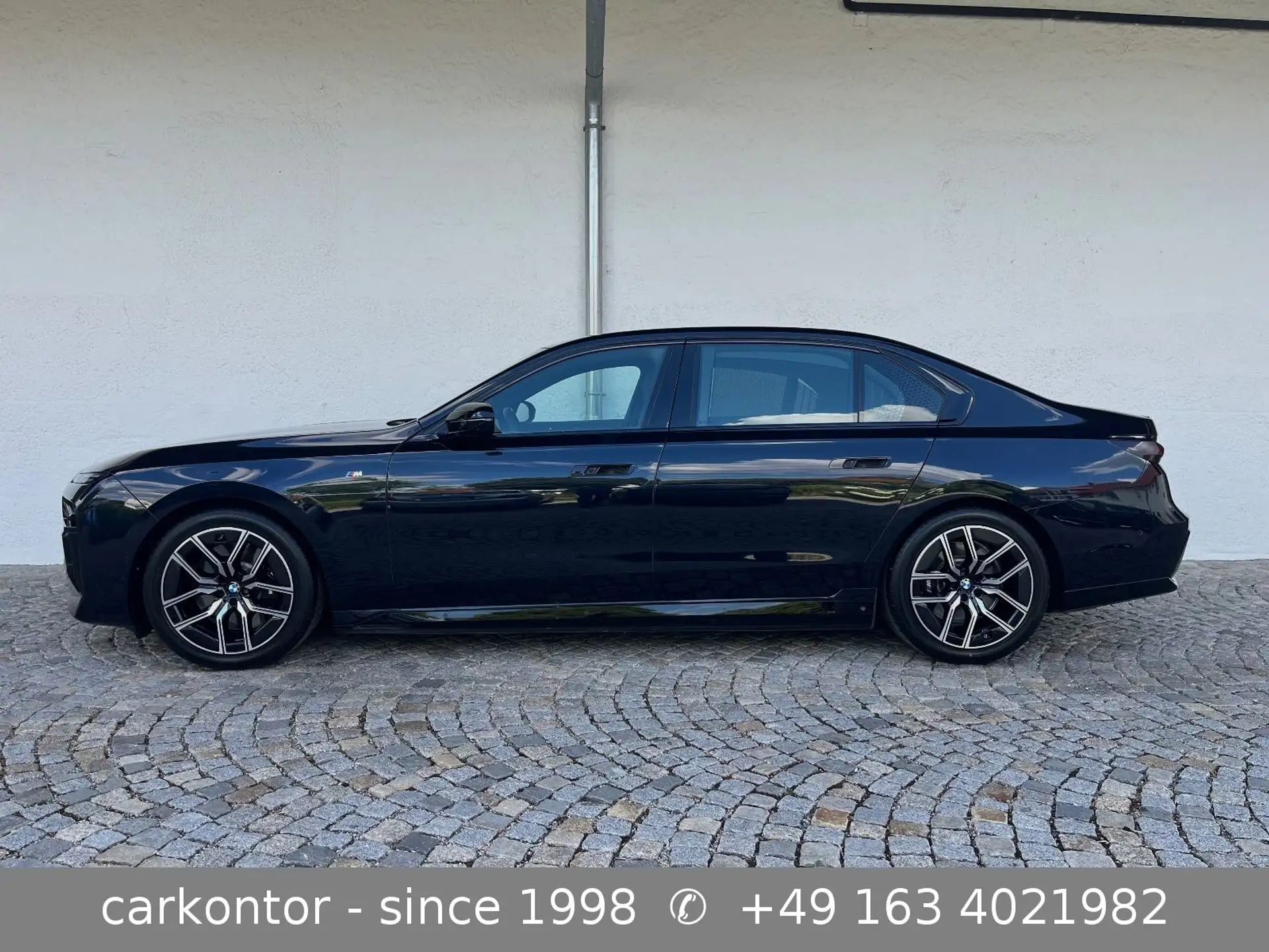 BMW i7 60 2025 검정 사진 3