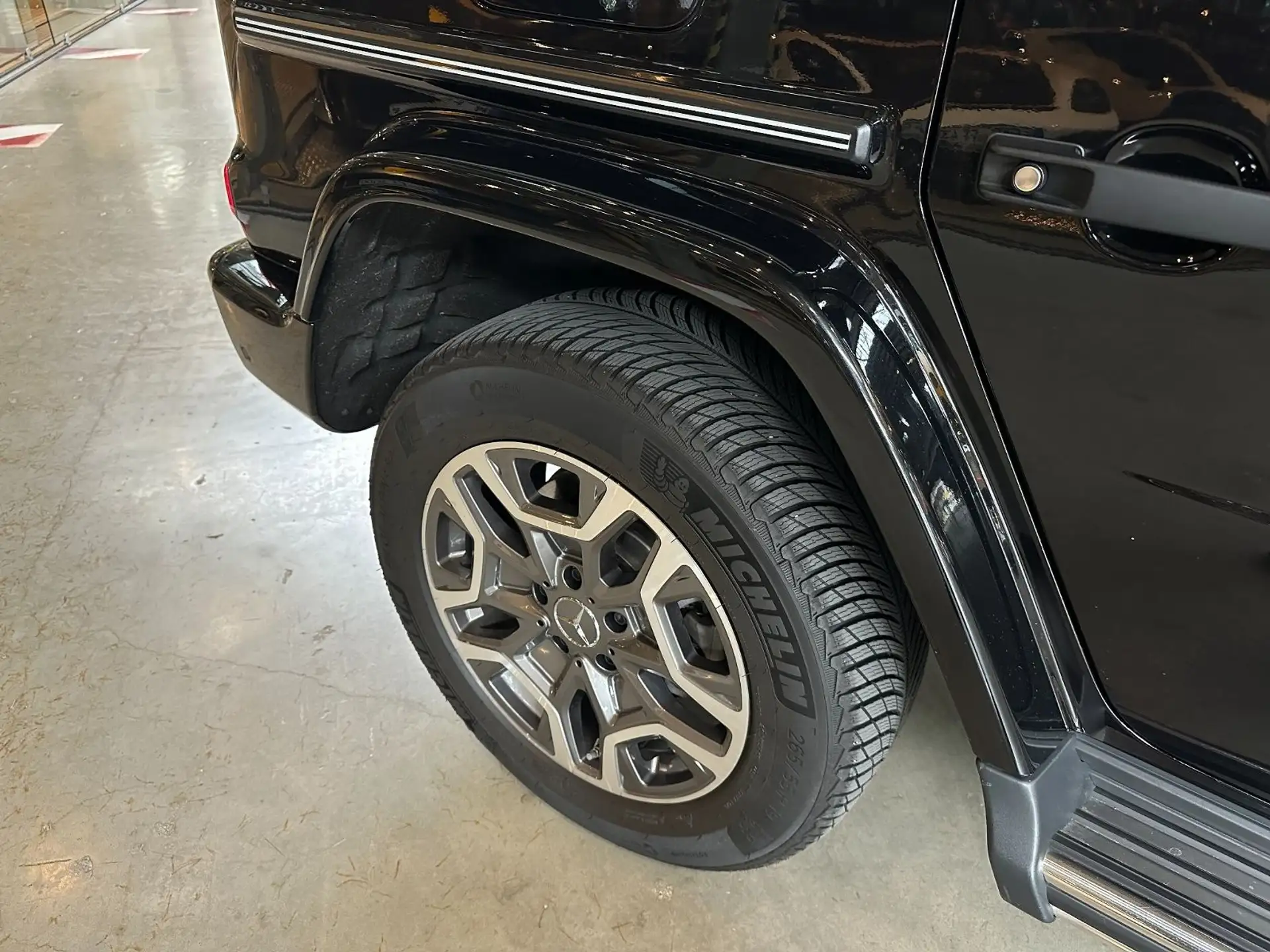 벤츠 Mercedes-Benz G-Class G 450 2025 검정 사진 8