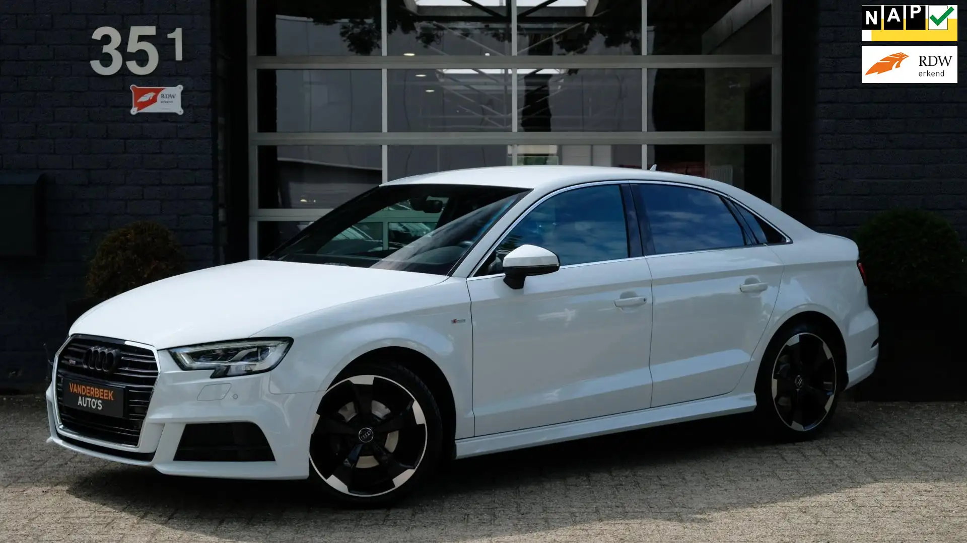 Audi A3 Limousine 1.4 TFSI CoD Design Pro Line Plus S Line Wit - 1