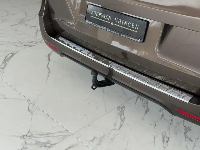 Mercedes-Benz 250 view 7