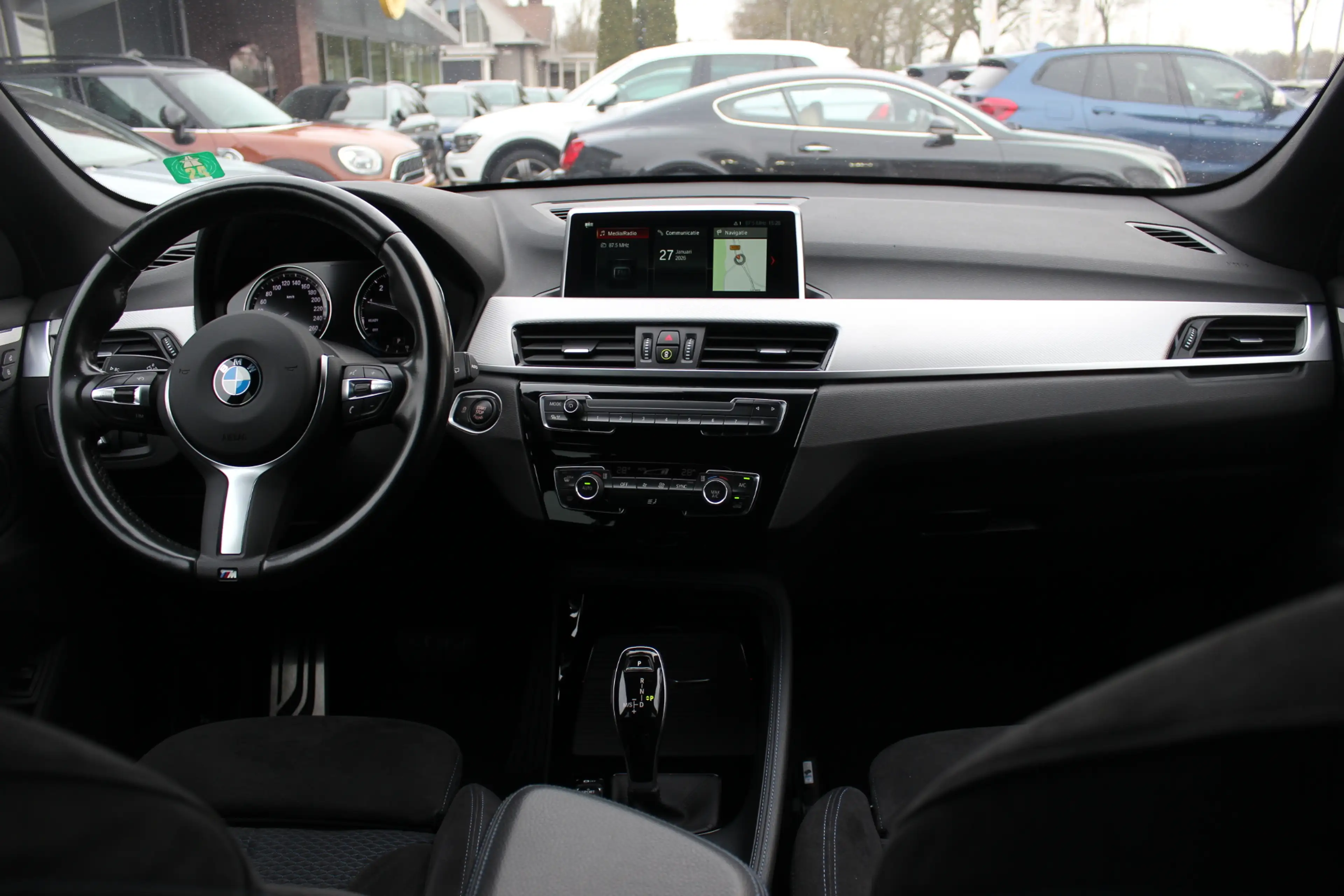 BMW X1 sDrive18i Executive Ed. M Sport / Trekhaak / Camer — photo 2