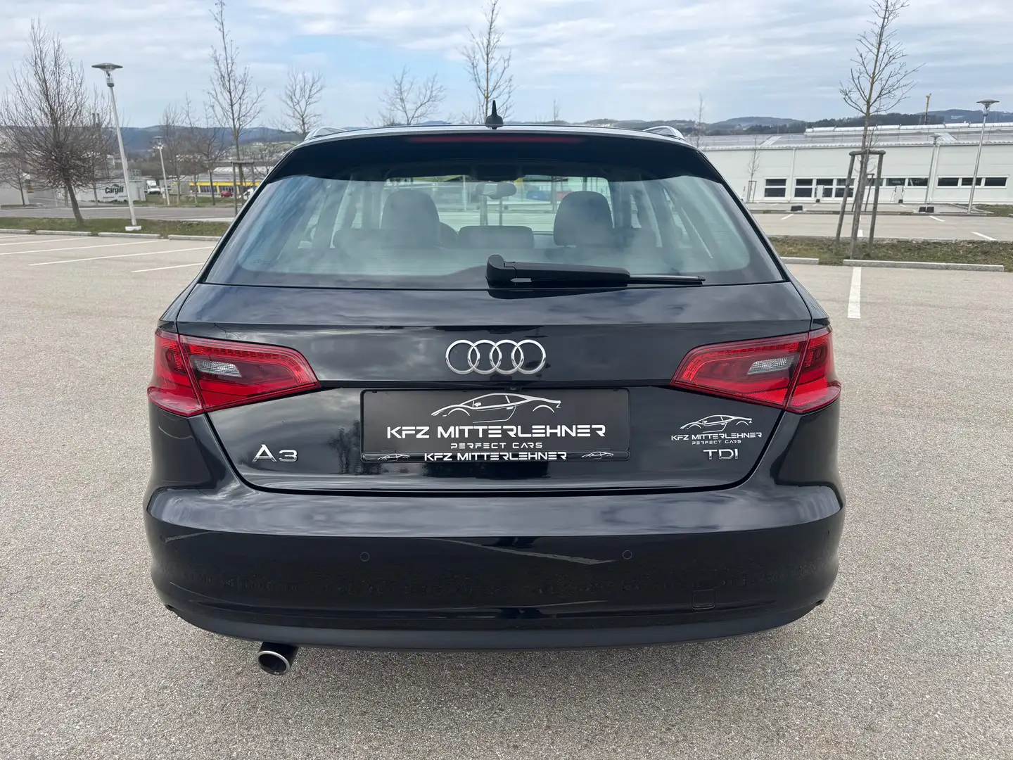 Audi A3 A3 SB Ambiente 1,6 TDI DPF Ambiente Schwarz - 2