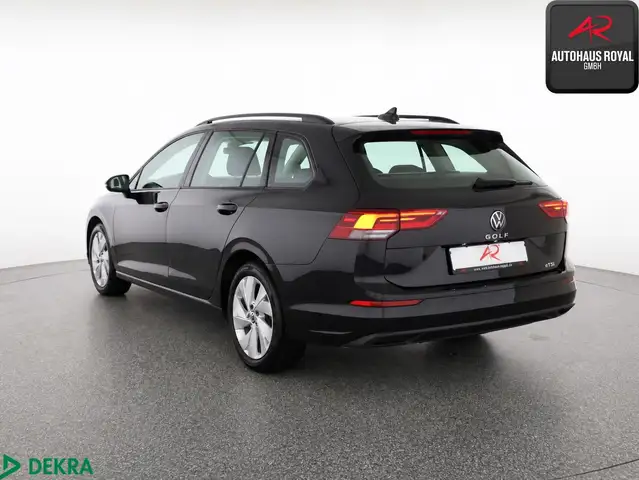 Volkswagen Golf view 3