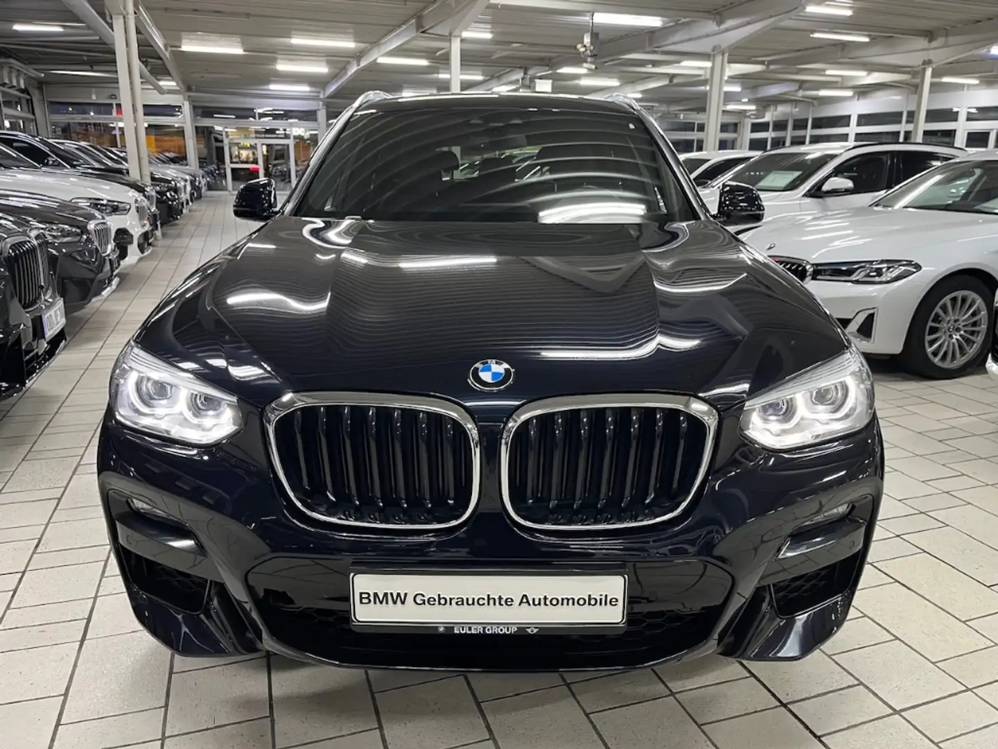 BMW X3 xDrive 20i A M Sport PDC AHK-klappbar Navi SHZ Har Schwarz - 2