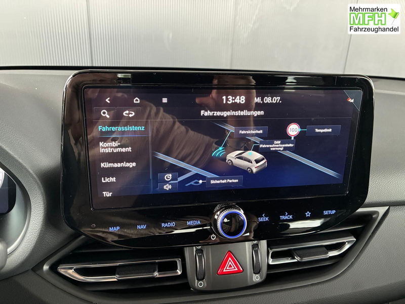 Hyundai i30 Kombi Comfort Plus 1.0 TGDI DCT / Navi Sitz + L... — photo 13